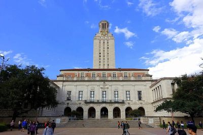 A philanthropist couple gave $100 million so Austin families could get advanced care closer to home