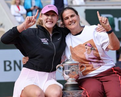 Andreeva’s French Open triumph shows value of Martínez and women coaches