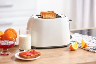 Why Skipping Breakfast Hits Men Differently After 35