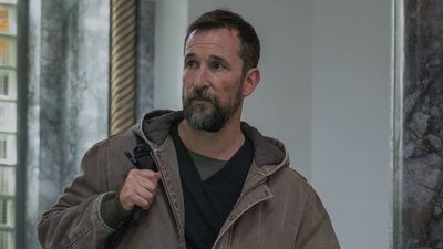 The Pitt's Noah Wyle Made A Wild Claim About His Medical Knowledge, And Fans Can't Decide If He's Joking
