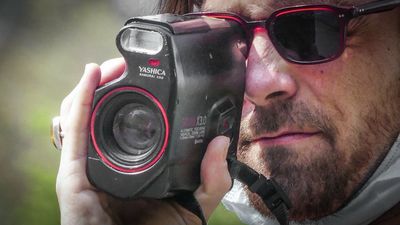 Why left-handed photographers fell in love with this otherwise awful 1980s bridge camera