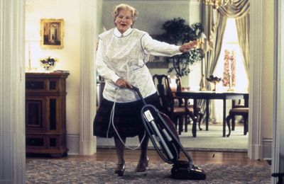 Robin Williams used to prank members on public in full Mrs Doubtfire ‘disguise’