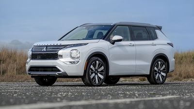 I drove the Mitsubishi Outlander for a week — and it’s the cheapest 3-row SUV I’ve tested all year