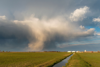Tornado Watch: Southeast Saskatchewan Under Threat As Officials Urge Immediate Shelter And Emergency Basement