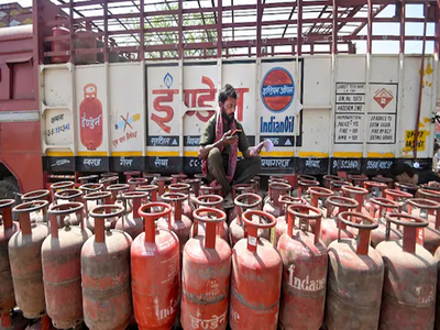OMCs losing nearly ₹700 per domestic LPG cylinder despite price hike: Govt