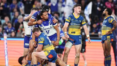 Late drama as Crichton penalty helps Dogs topple Eels