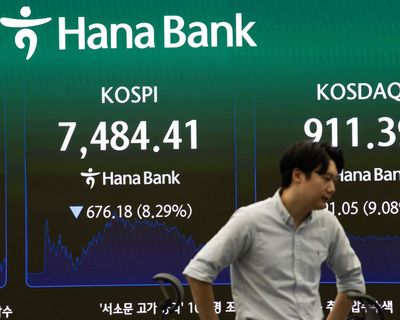 Stock markets fall as concerns persist over tech firms at heart of AI boom