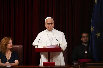 In first papal speech to Spanish parliament, pope demands respect for migrants and international law