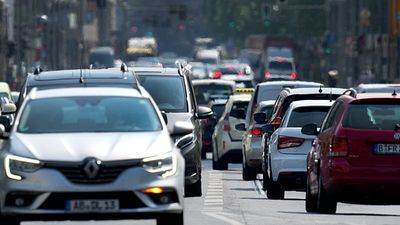 Seven EU countries push Brussels to resist further weakening of car emission targets