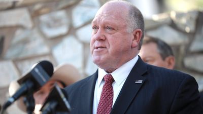 Alleged poor conditions at New Jersey ICE center trigger violent protests and city lawsuit, Border Czar dismisses claims: ‘The spaghetti was good’