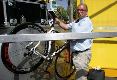 ‘Now everyone knows these bikes are very light. Shame the athlete had to pay so harshly for that’: Undercover Mechanic on that Giro d’Italia Women disqualification