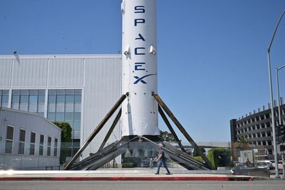 SpaceX IPO is days away: Here are 3 reasons to buy and 2 reasons to wait