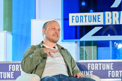 Anthropic’s Claude Code creator says there are days he manages tens of thousands of AI agents at once
