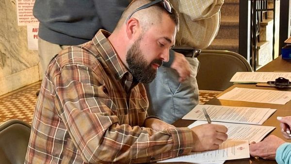 Arkansas Sheriff candidate admitted to chasing a man down and shooting him because he ‘had no choice,’ but a Judge just dropped the murder charge