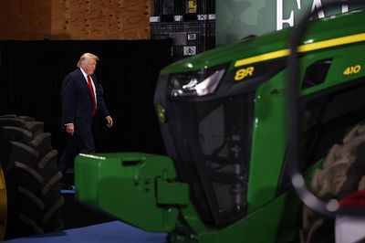 Trump’s early midterm stops only touch on lawmakers