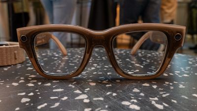Ray-Ban Meta smart glasses could soon recognise who you're looking at and tell you their name