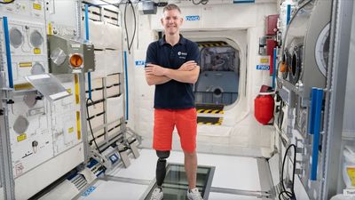 This former Paralympic athlete could become the 1st person with a physical disability to live in orbit