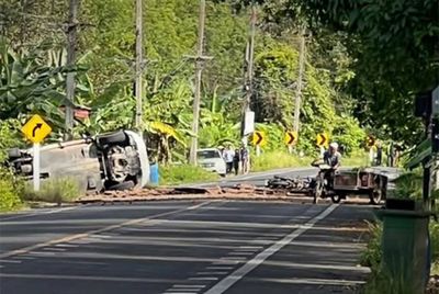 Bomb blast near Yala school injures police, one civilian