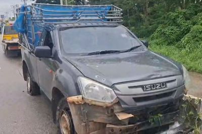 Pickup driver smuggling Chinese migrants fatally hits rider during police chase