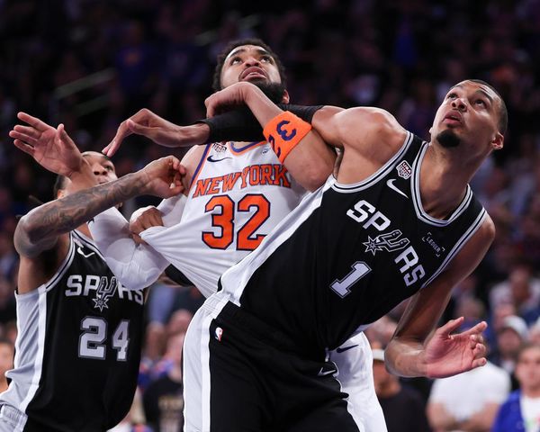 Knicks coach Mike Brown sounds off on foul calls after Game 3 loss: ‘Never thought I’d see that’