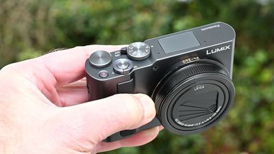 Just released, and already the #1 compact camera in Japan – a travel-zoom featuring Leica optics