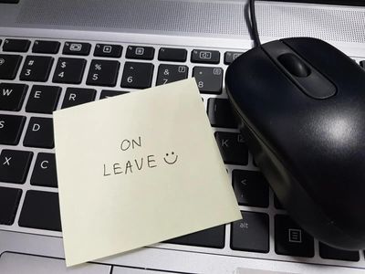 Employee returns from 10-day vacation, boss asks him to take an extra day off to settle in, internet reacts