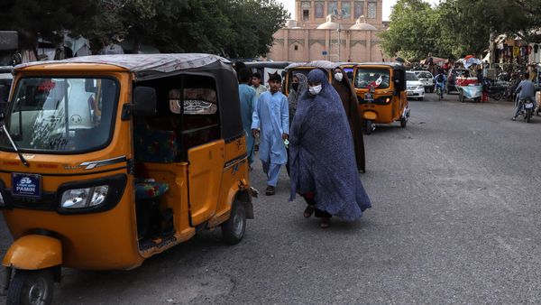 Dozens of Afghan men protest govt crackdown on women, police accused of ‘firing shots’