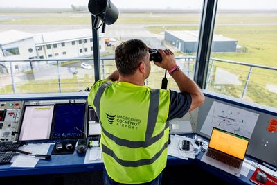 FAA launches ‘bold’ new strategy to hire thousands of workers to fix airport delays