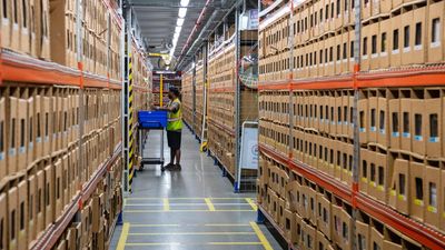 Aussie retailers under pressure from e-commerce giants