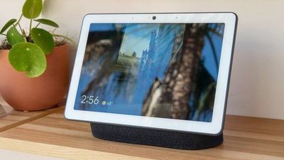 Your Google smart display is finally learning how to hold a real conversation