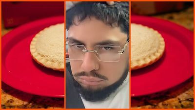 Hungry man opens an Uncrustable. What he finds inside has commenters calling Smuckers ‘Untrustable’