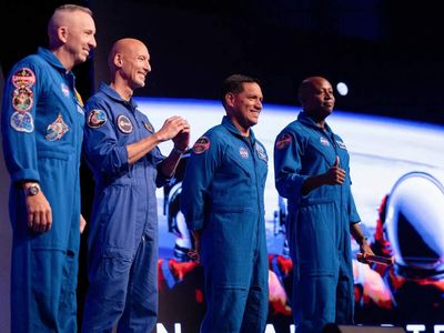 NASA's Artemis III crew: A test pilot, an Italian, a record-holder and a first-timer
