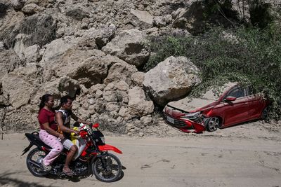 Powerful aftershocks hamper recovery work after Philippines earthquake kills 45