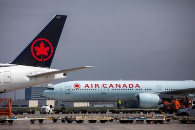 Air Canada pilot accused of flying for 17 years without proper licence