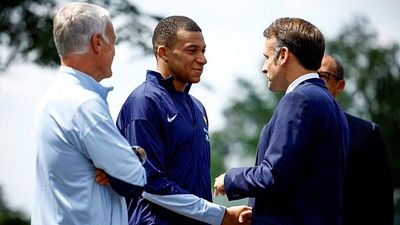 Fake article claims Mbappé made sexual harassment allegations against Macron