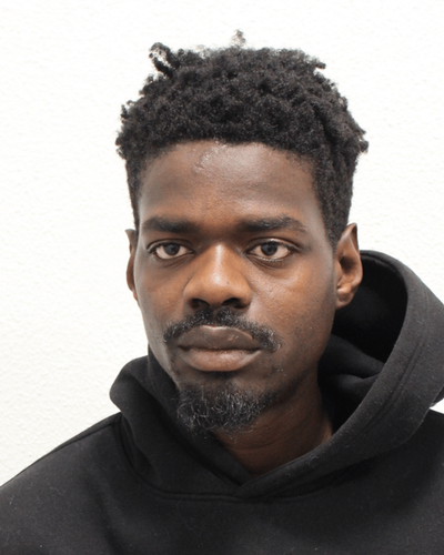 Prisoner escapes from jail van in south-east London sparking police hunt