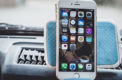 The Safety Apps Women Are Downloading Before Summer Travel in 2026