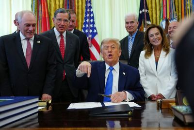 Trump reminded to sign bill after nearly ending Oval Office ceremony