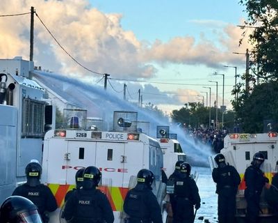 Police use water cannon against rioters in Northern Ireland