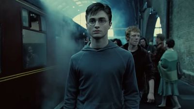 Daniel Radcliffe Says A Funny-But-Tragic Matt Damon Story Inspired Him Not To Tell His Kid He's Harry Potter Famous