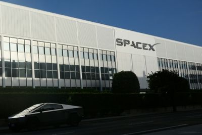 SpaceX on cusp of record IPO that could make Musk a trillionaire
