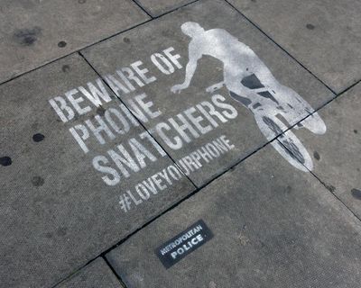 Met police chief calls for law to make stolen phones ‘unusable bricks’