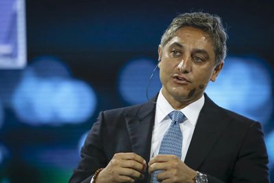 He loaned Elon Musk $1 million in a crisis; now SpaceX could make him one of the world’s richest people