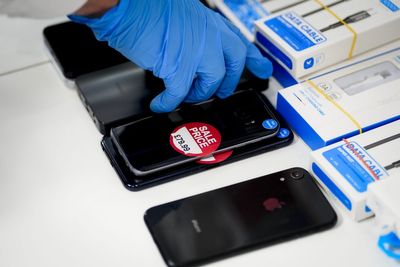 Police push for phone companies to be forced to make stolen handsets unusable