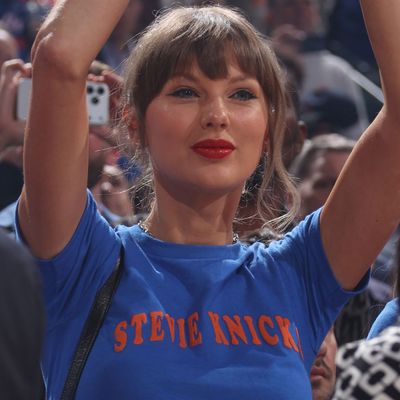 Taylor Swift's Outfit at the Knicks vs. Spurs Game 4 Is a Slam Dunk