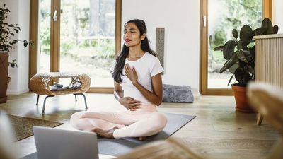 The internet’s favourite yoga instructor just shared a 10-minute routine to reset the nervous system, but what does that really mean and how can you benefit?