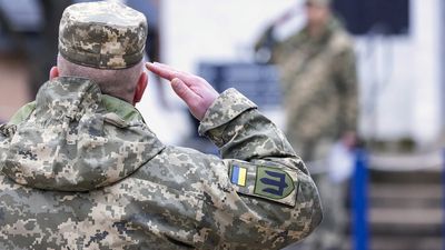 Russia Allegedly Using Young Women Online to Lure Ukrainian Soldiers, Attack Them With Poison