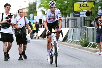 'This sport can be cruel sometimes' – Tyre blowout cause of Sam Watson's stage 4 Tour Auvergne-Rhône-Alpes crash