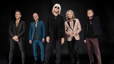 Def Leppard's Greatest Hits: Built with Queen's Greatest Hits in mind?