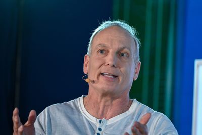 Stranded on a Denver tarmac, Booking.com's CEO envisions the AI that should have rerouted him to Aspen before takeoff